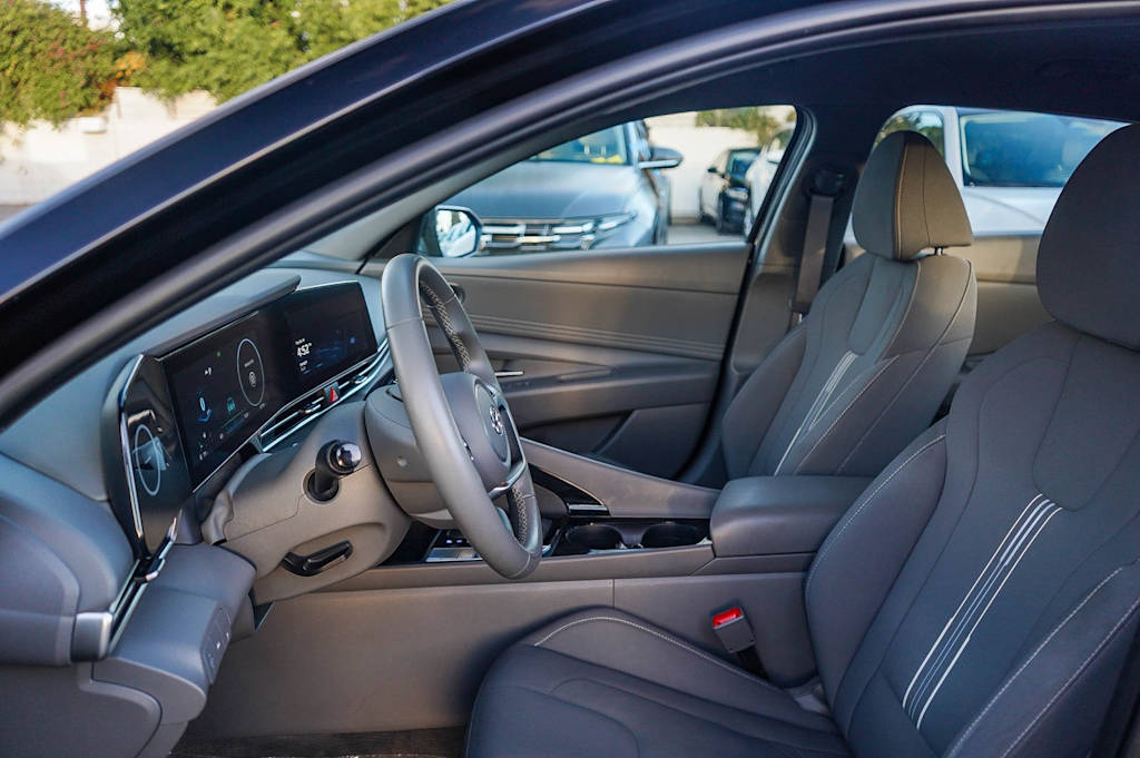 Thumbnail: 2023 Hyundai Elantra - 11