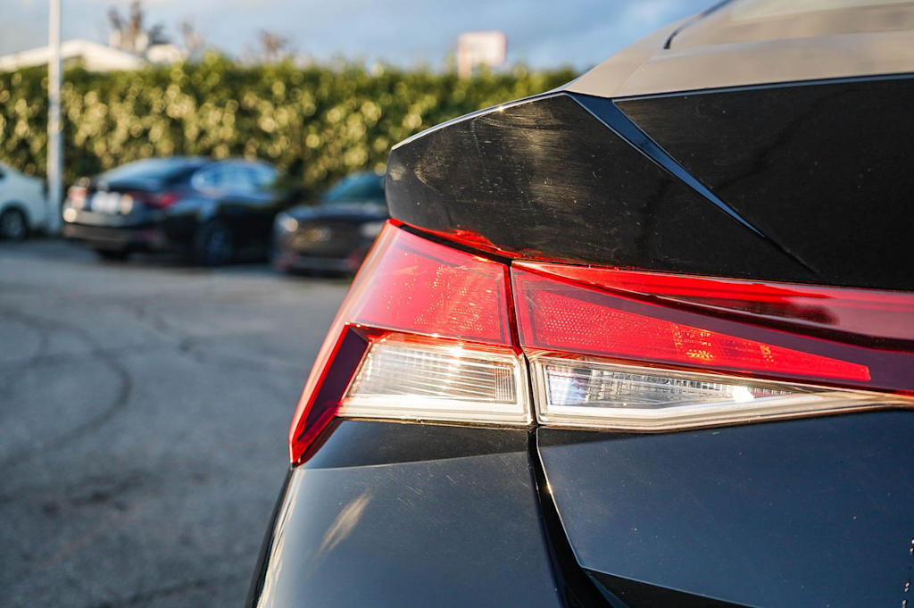 Thumbnail: 2023 Hyundai Elantra - 18