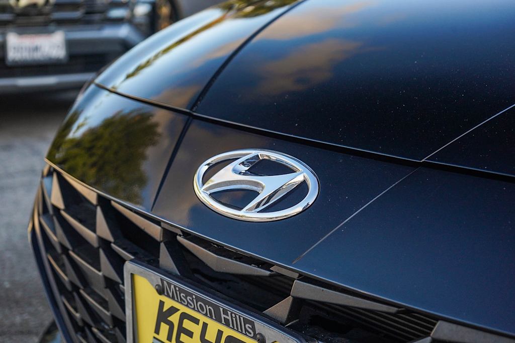 Thumbnail: 2023 Hyundai Elantra - 6