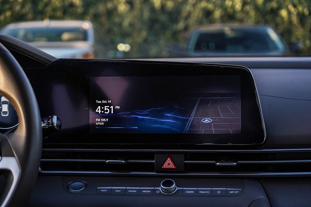 Thumbnail: 2023 Hyundai Elantra - 21