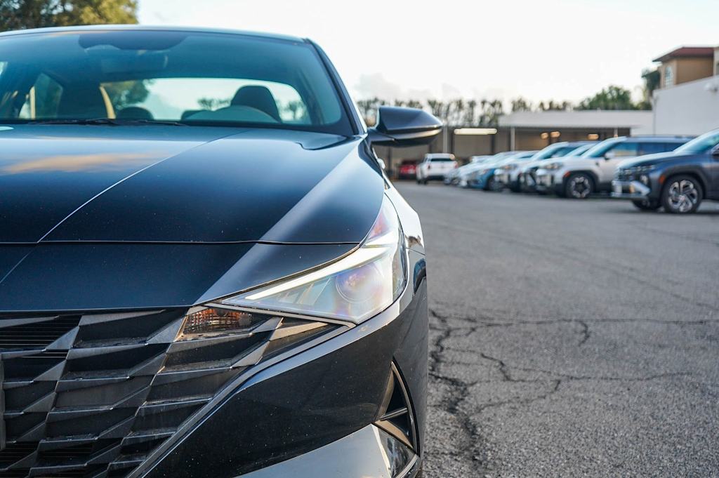 Thumbnail: 2023 Hyundai Elantra - 20