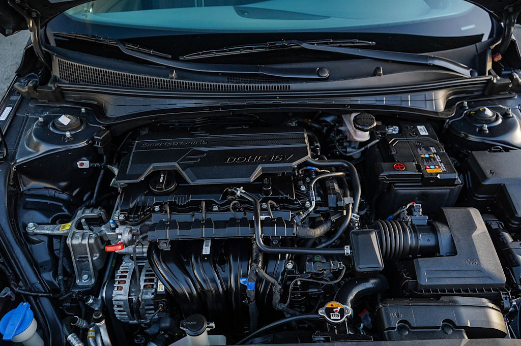 Thumbnail: 2023 Hyundai Elantra - 8