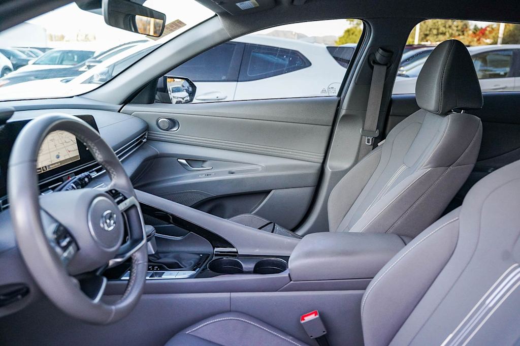 Thumbnail: 2023 Hyundai Elantra - 6