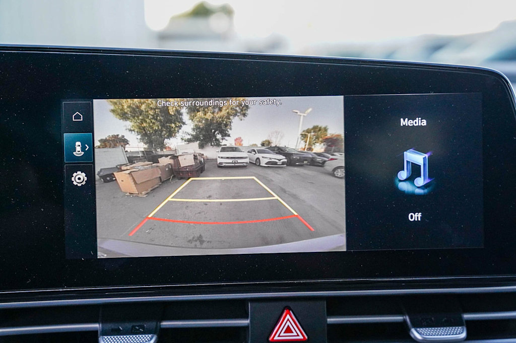 Thumbnail: 2023 Hyundai Elantra - 9