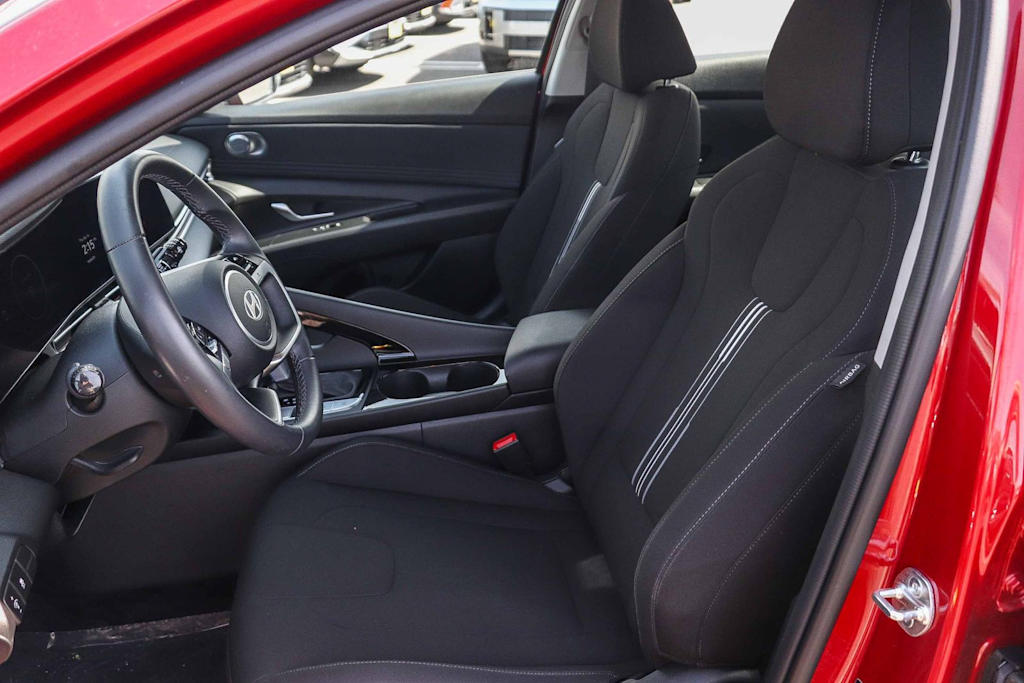 Thumbnail: 2024 Hyundai Elantra - 10