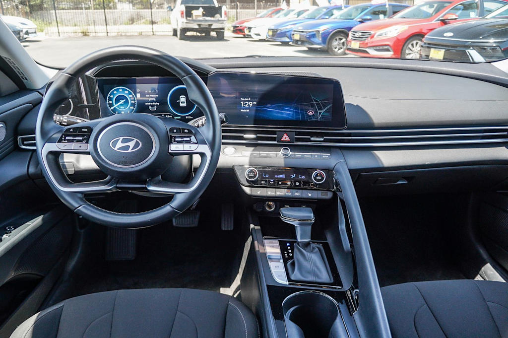 Thumbnail: 2025 Hyundai Elantra - 2
