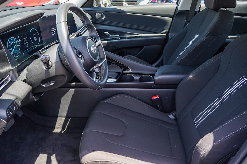 Thumbnail: 2025 Hyundai Elantra - 11