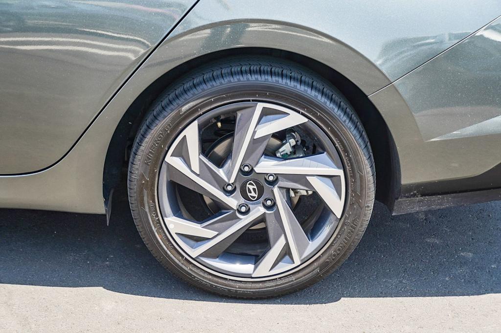 Thumbnail: 2025 Hyundai Elantra - 22