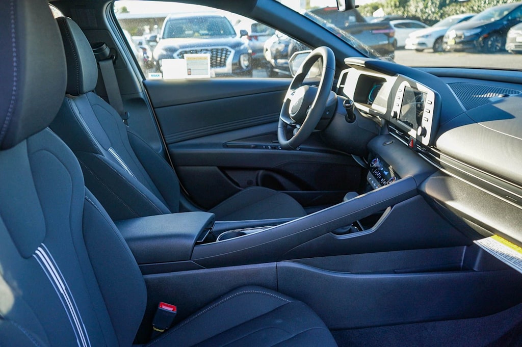 Thumbnail: 2026 Hyundai Elantra - 10