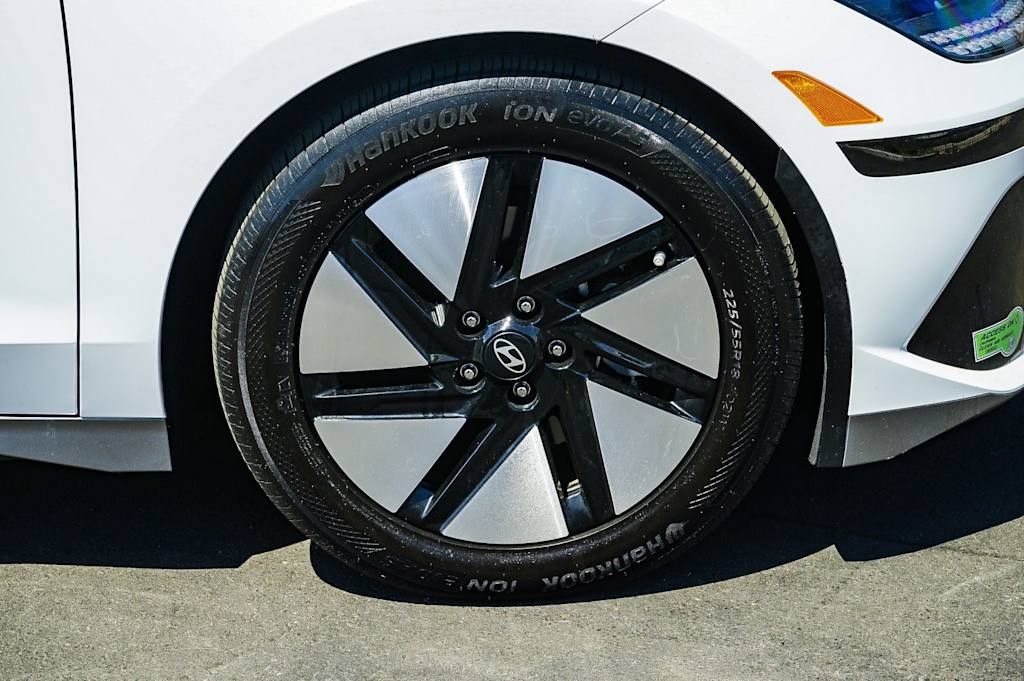 Thumbnail: 2023 Hyundai Ioniq 6 - 6