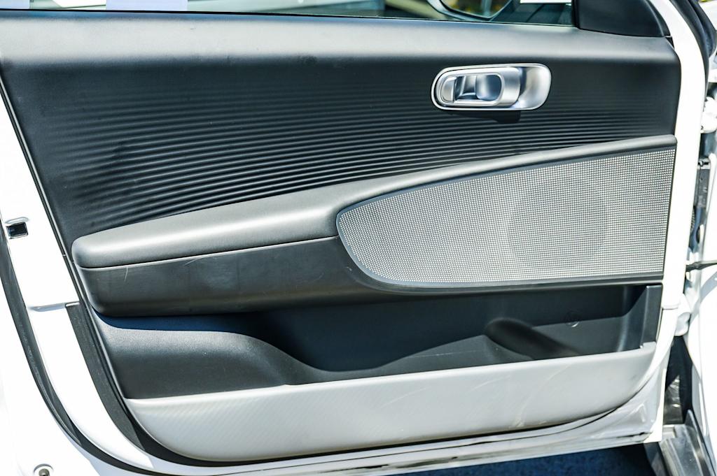 Thumbnail: 2023 Hyundai Ioniq 6 - 24