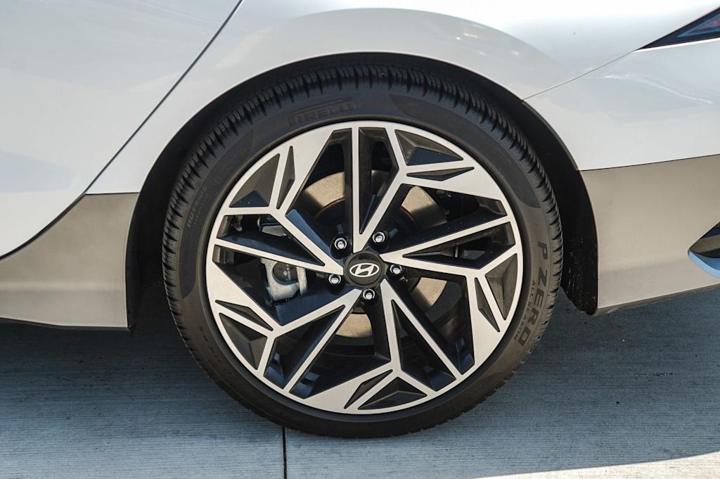 Thumbnail: 2025 Hyundai Ioniq 6 - 21