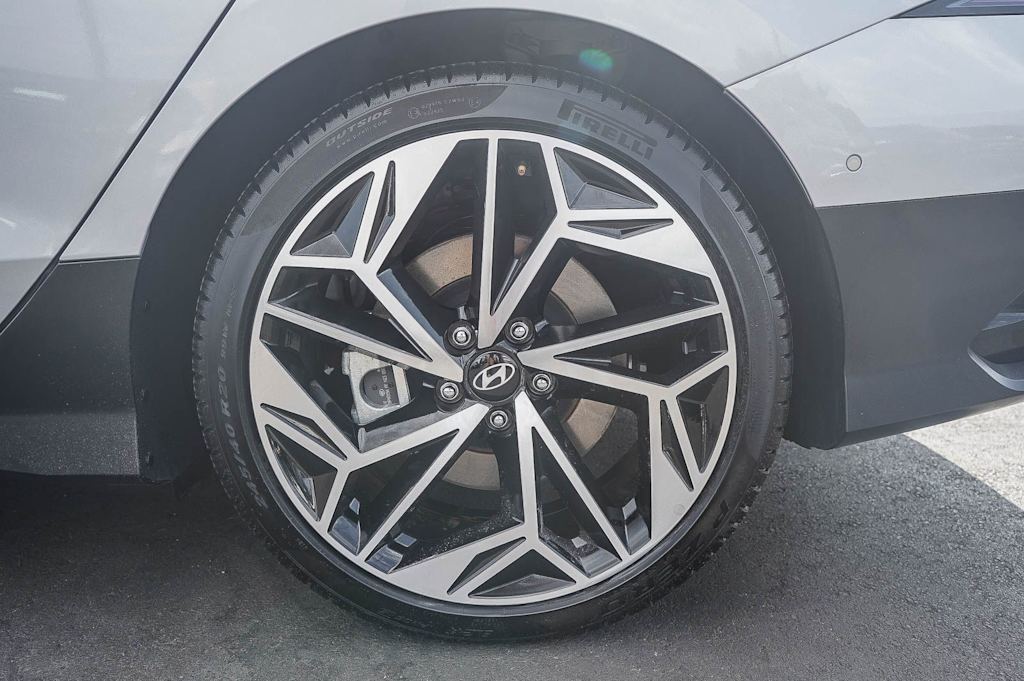Thumbnail: 2023 Hyundai Ioniq 6 - 5