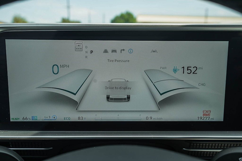 Thumbnail: 2023 Hyundai Ioniq 6 - 24