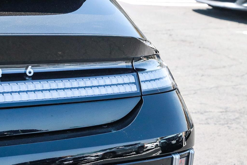 Thumbnail: 2024 Hyundai Ioniq 6 - 21