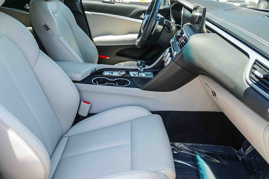 Thumbnail: 2023 Genesis G70 - 10