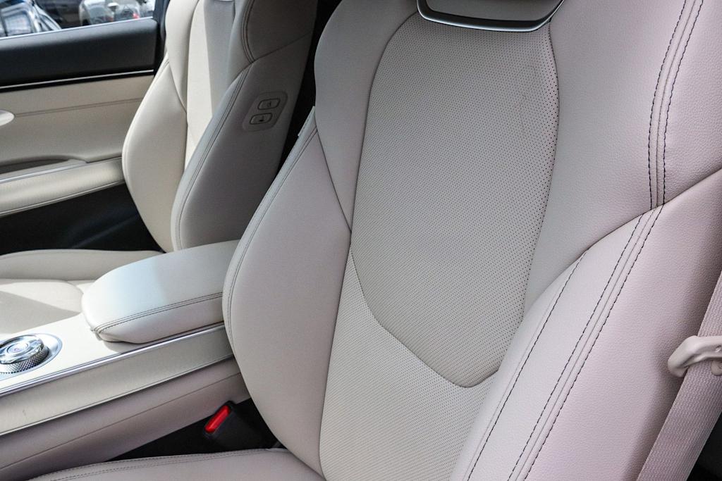 Thumbnail: 2022 Genesis GV70 - 23