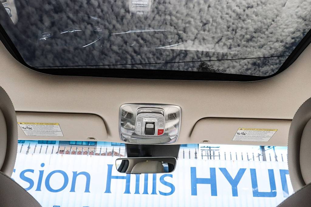 Thumbnail: 2022 Genesis GV70 - 19