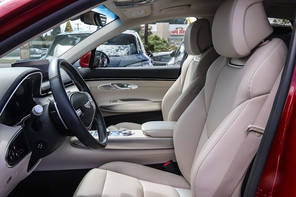 Thumbnail: 2022 Genesis GV70 - 9