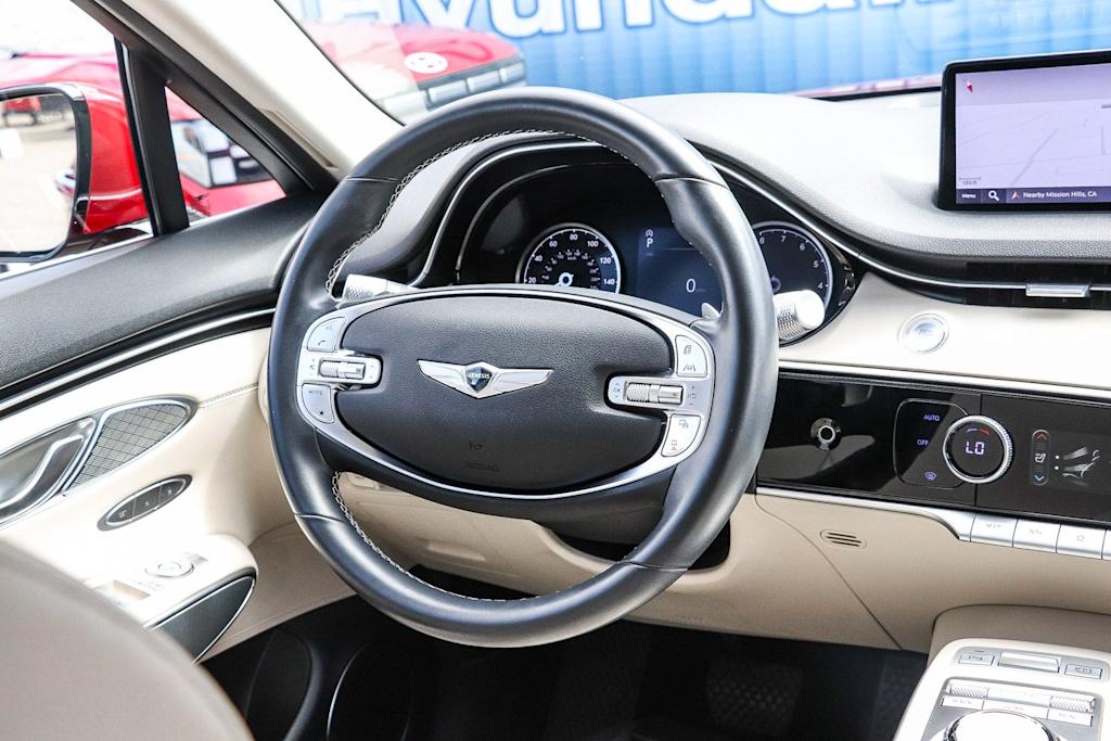 Thumbnail: 2022 Genesis GV70 - 11