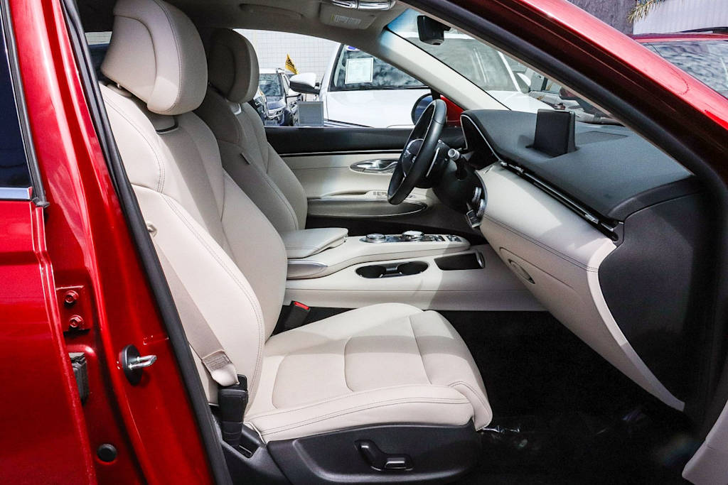 Thumbnail: 2022 Genesis GV70 - 8