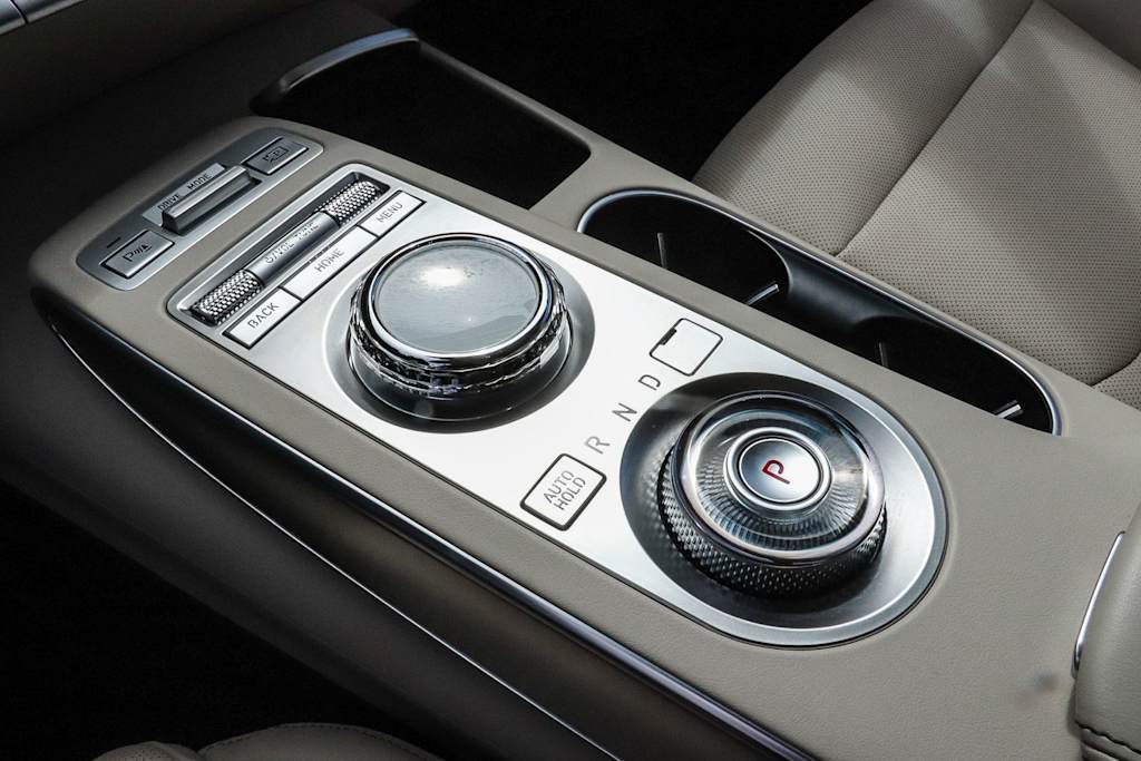 Thumbnail: 2022 Genesis GV70 - 22