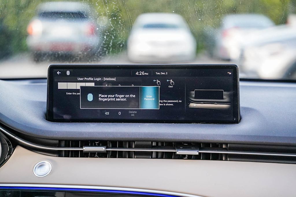 Thumbnail: 2023 Genesis GV70 - 14