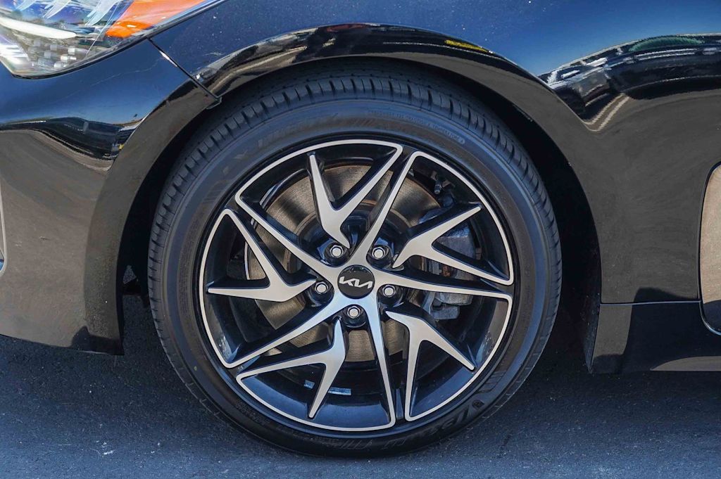 Thumbnail: 2022 Kia Stinger - 7