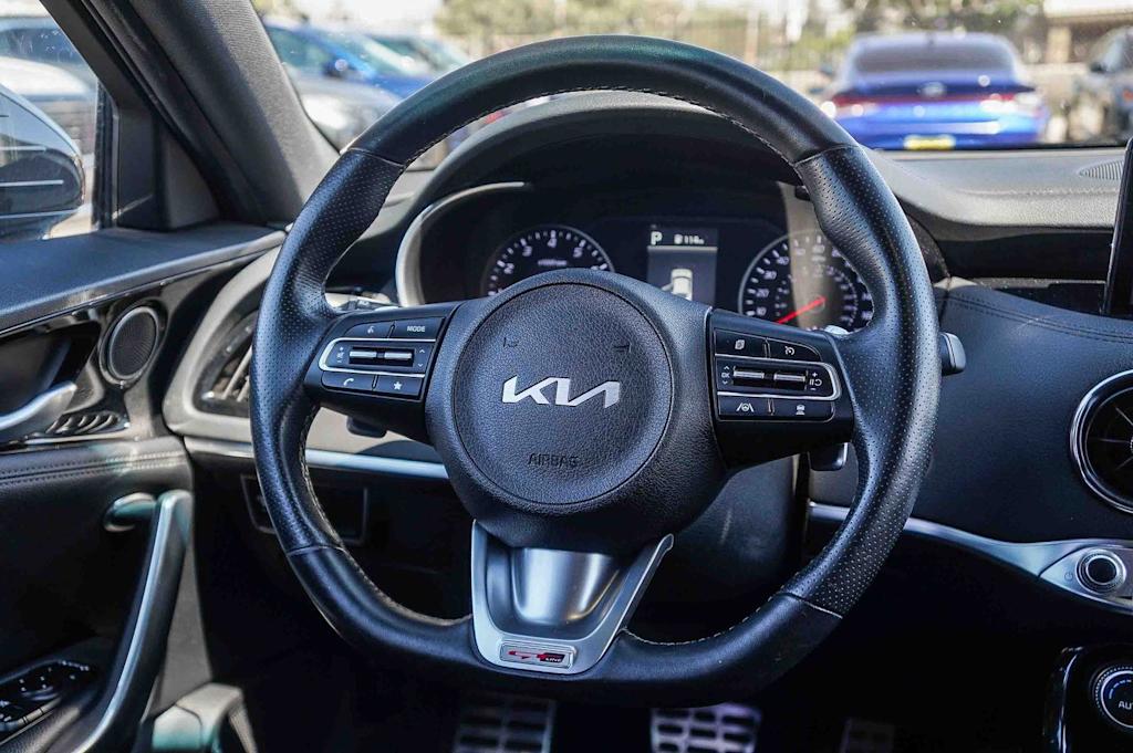 Thumbnail: 2022 Kia Stinger - 9