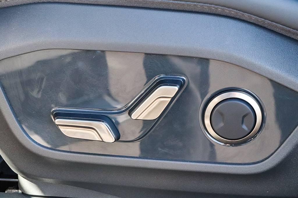 Thumbnail: 2024 Kia EV9 - 26