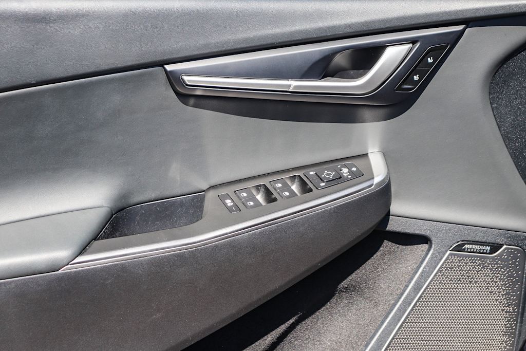 Thumbnail: 2023 Kia EV6 - 23