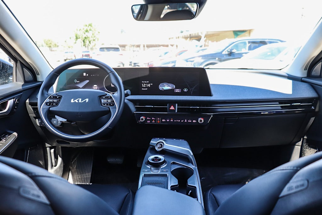 Thumbnail: 2023 Kia EV6 - 2