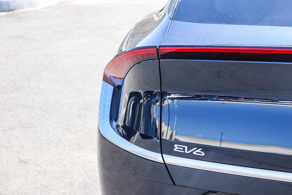 Thumbnail: 2023 Kia EV6 - 21