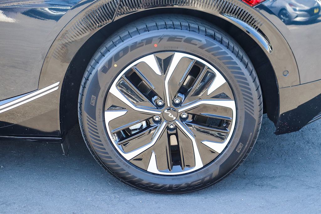 Thumbnail: 2023 Kia EV6 - 20