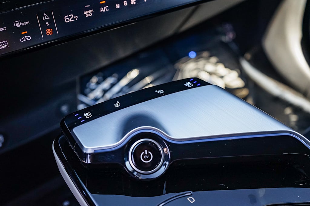 Thumbnail: 2023 Kia EV6 - 26