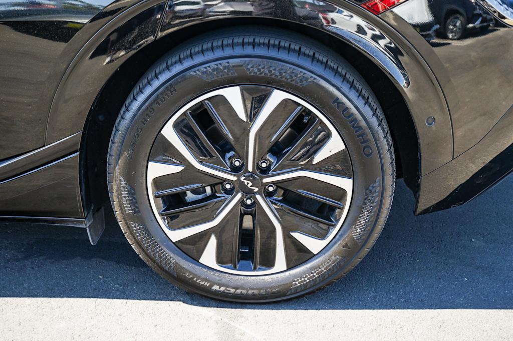 Thumbnail: 2023 Kia EV6 - 21