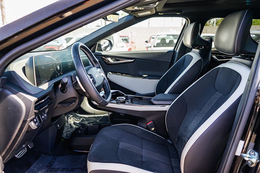 Thumbnail: 2023 Kia EV6 - 10