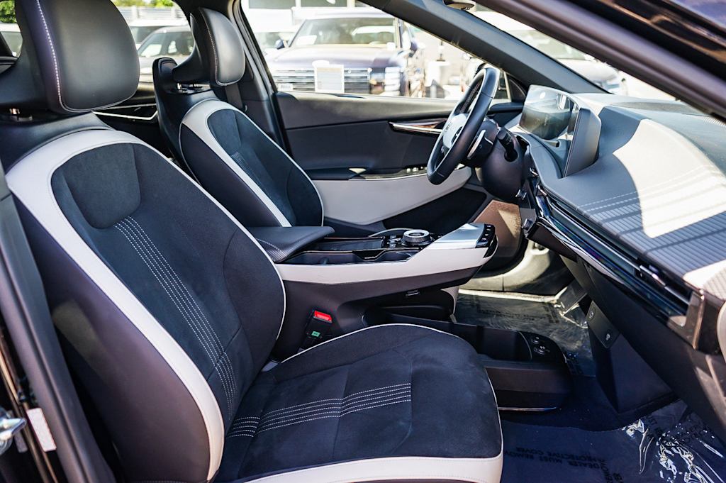 Thumbnail: 2023 Kia EV6 - 9