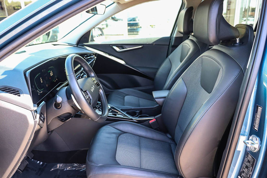 Thumbnail: 2023 Kia Niro - 10