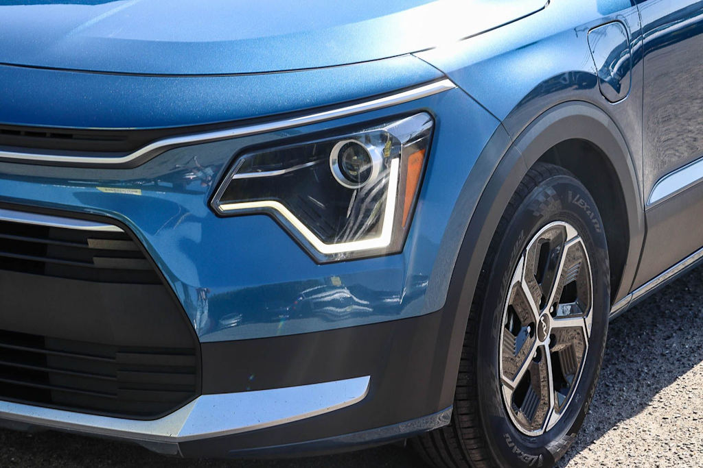 Thumbnail: 2023 Kia Niro - 19