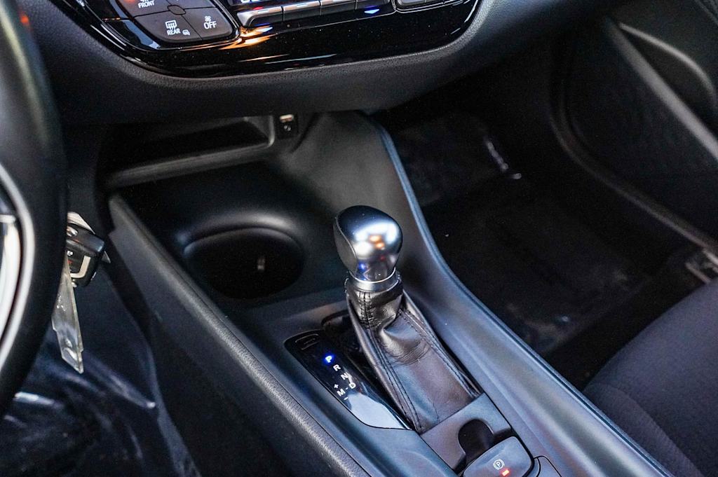 Thumbnail: 2018 Toyota C-HR - 25