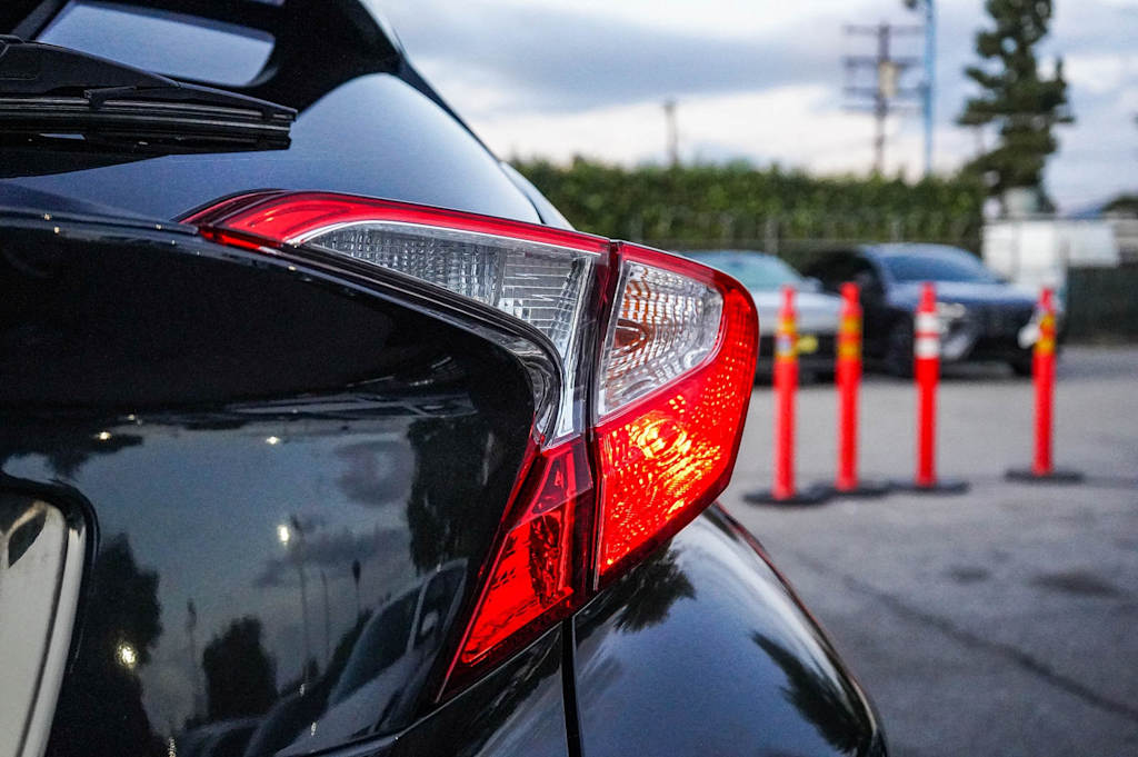 Thumbnail: 2018 Toyota C-HR - 20