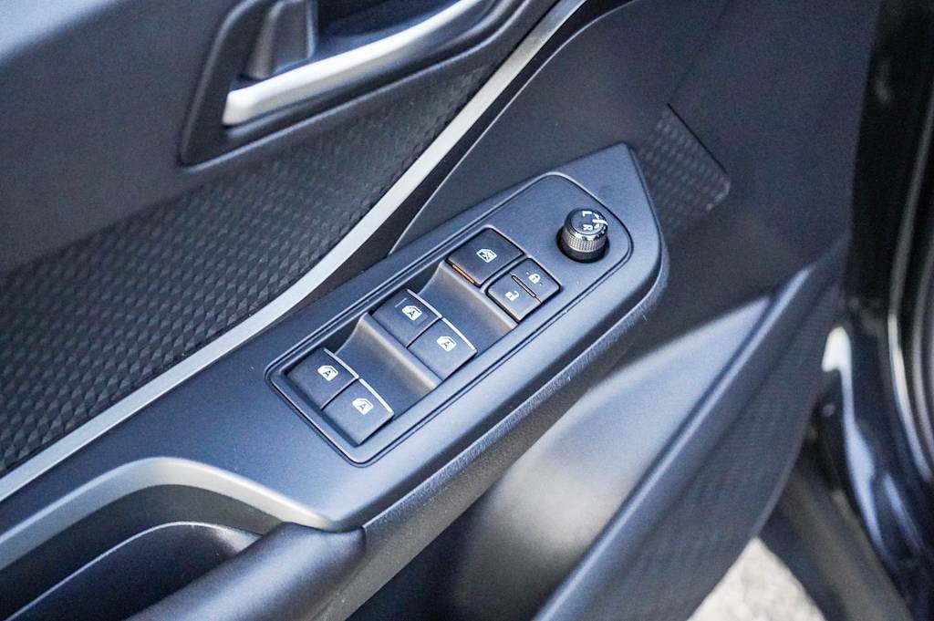 Thumbnail: 2018 Toyota C-HR - 24