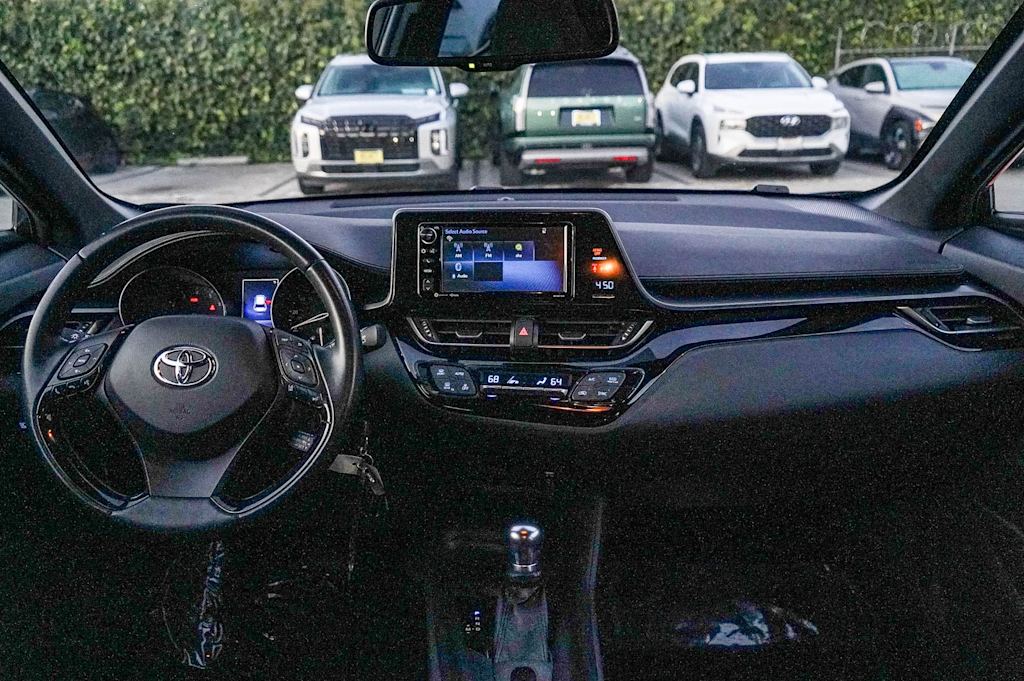 Thumbnail: 2018 Toyota C-HR - 2