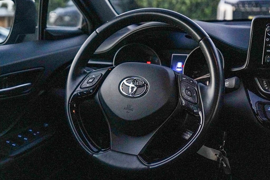 Thumbnail: 2018 Toyota C-HR - 7