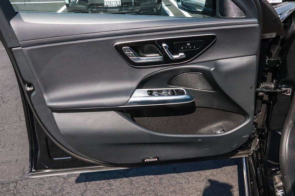 Thumbnail: 2025 Mercedes-Benz E-Class - 24