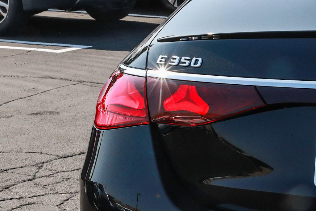 Thumbnail: 2025 Mercedes-Benz E-Class - 21