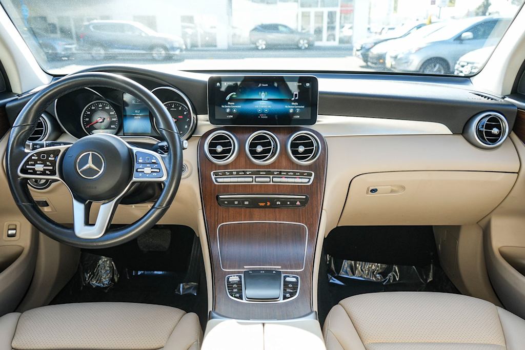 2021 Mercedes-Benz GLC 300 2