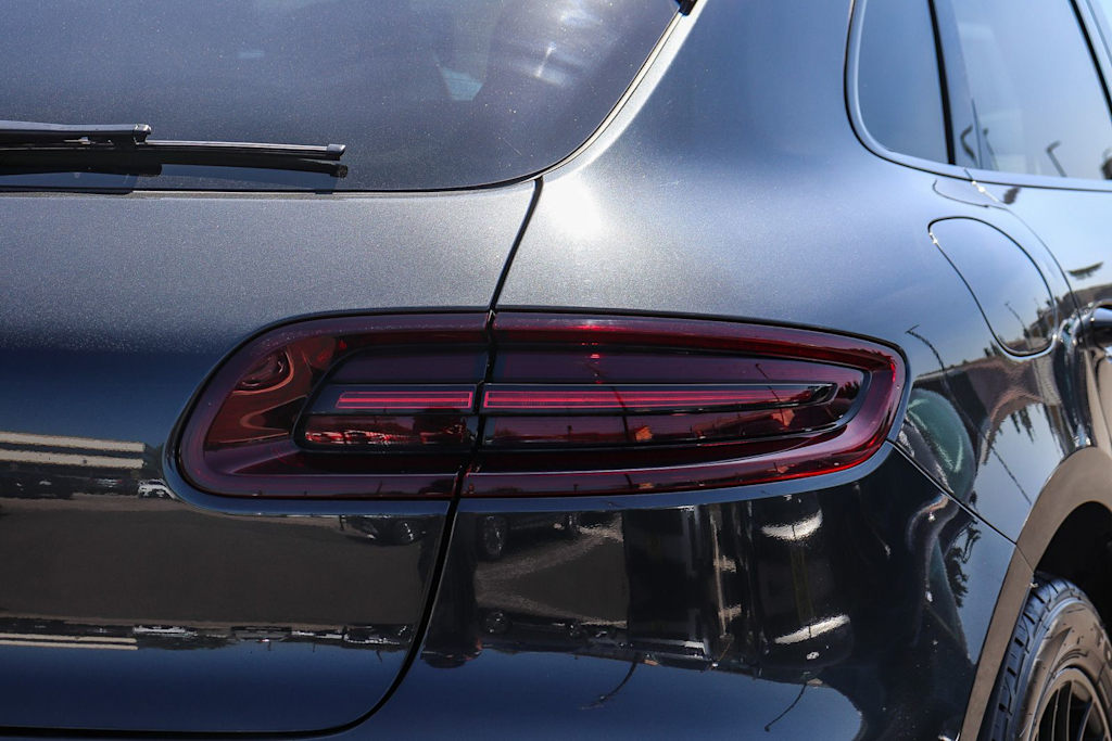 Thumbnail: 2018 Porsche Macan - 23