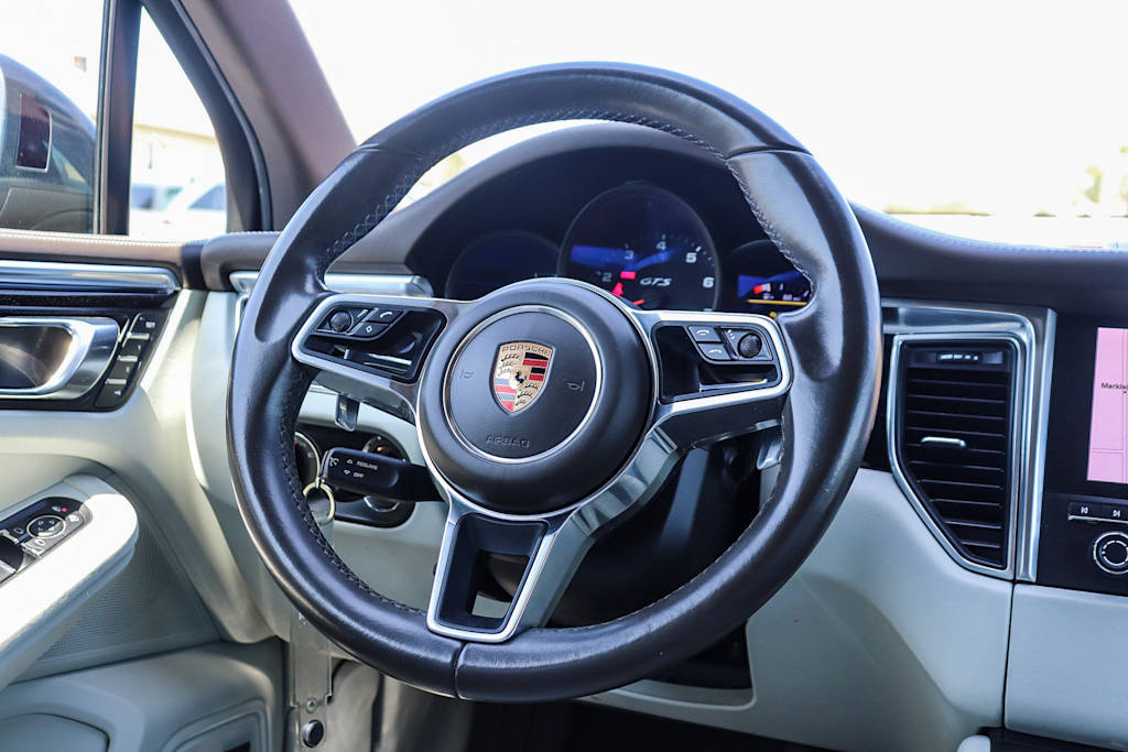 Thumbnail: 2018 Porsche Macan - 8